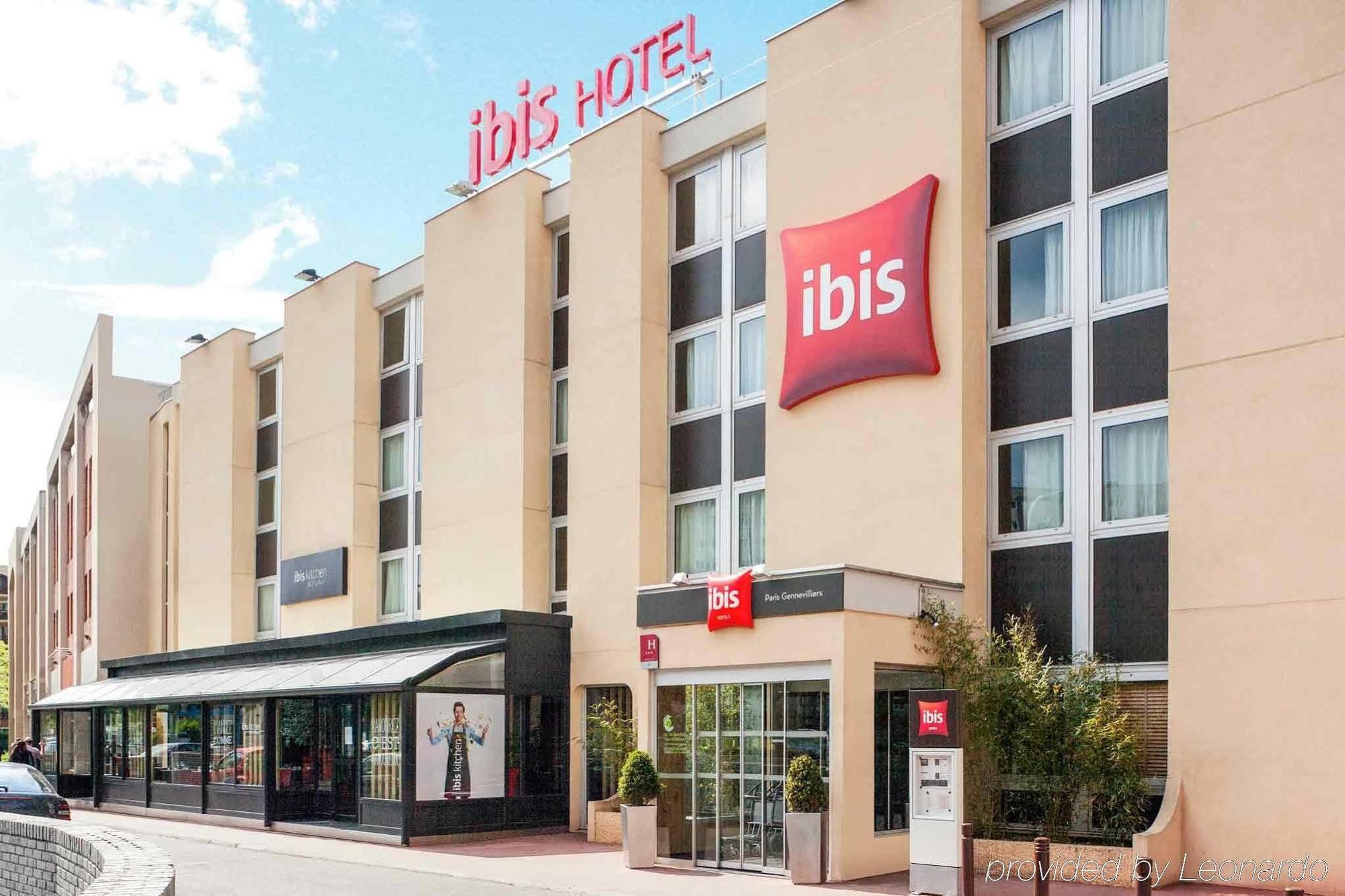 Отель Ibis Paris Женвилье Экстерьер фото