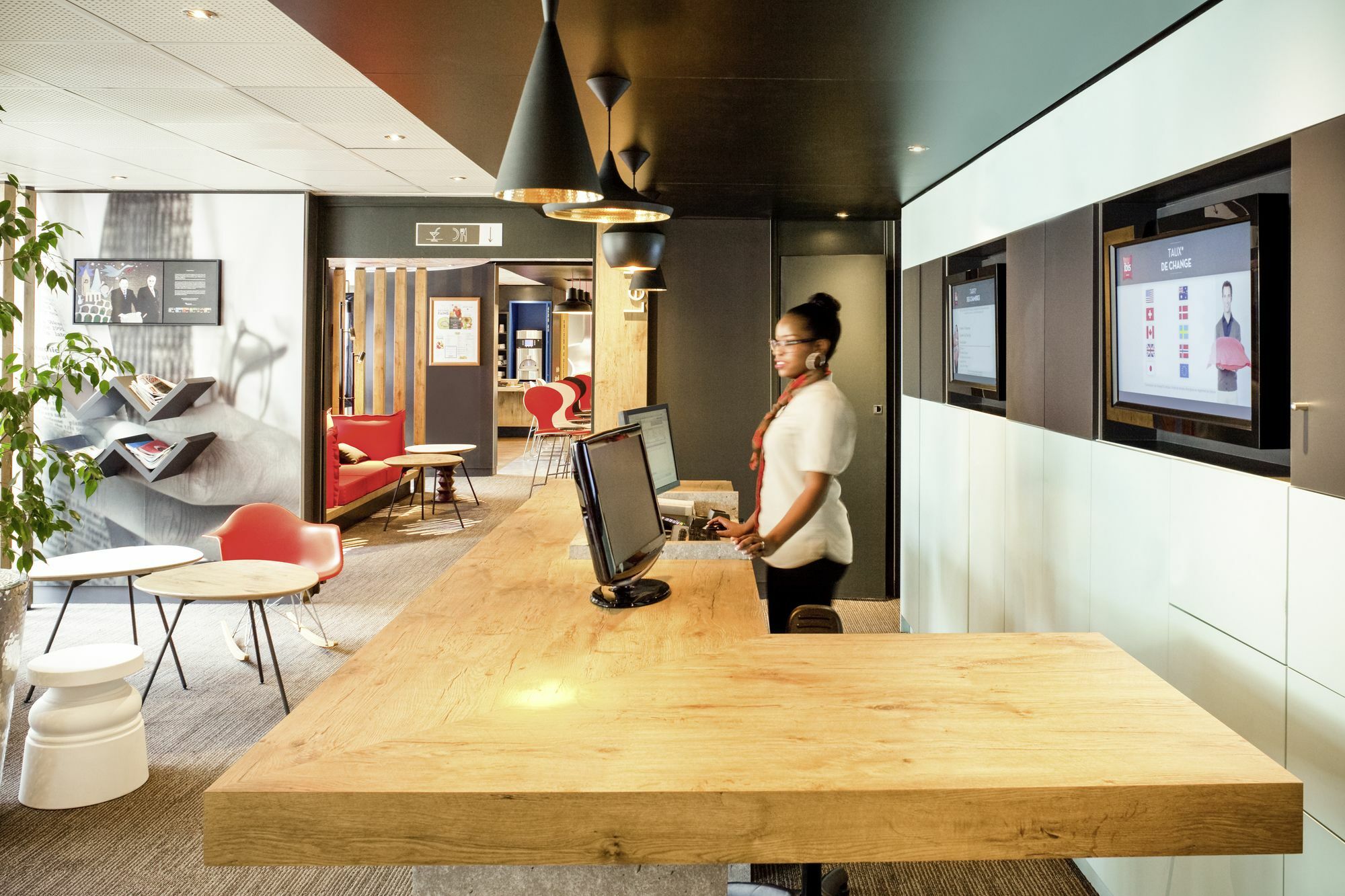 Отель Ibis Paris Женвилье Экстерьер фото